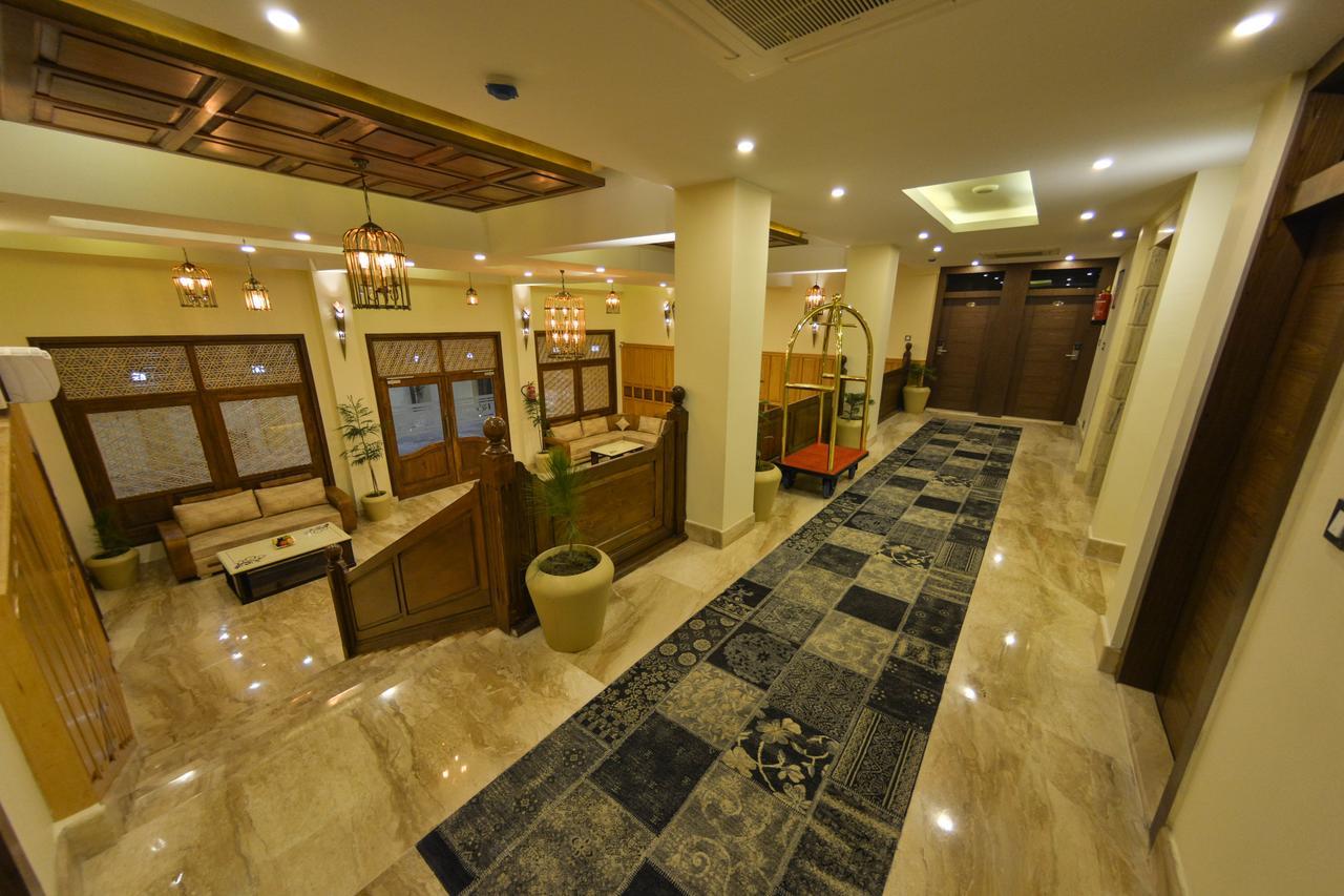 Hotel Royal Heritage Srīnagar Екстериор снимка